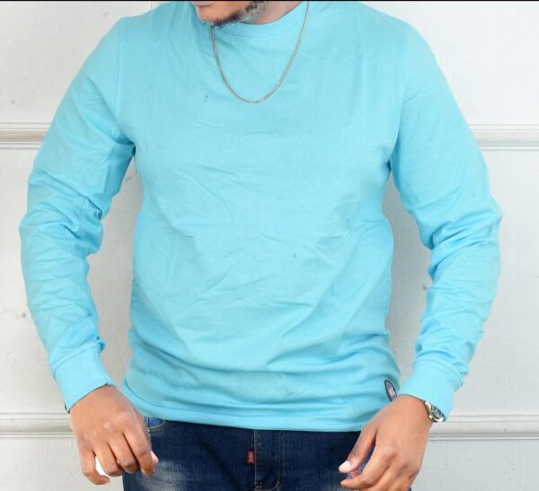 Long-sleeve sweatshirts